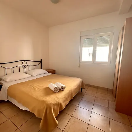 佩里卡公寓酒店 扎达尔